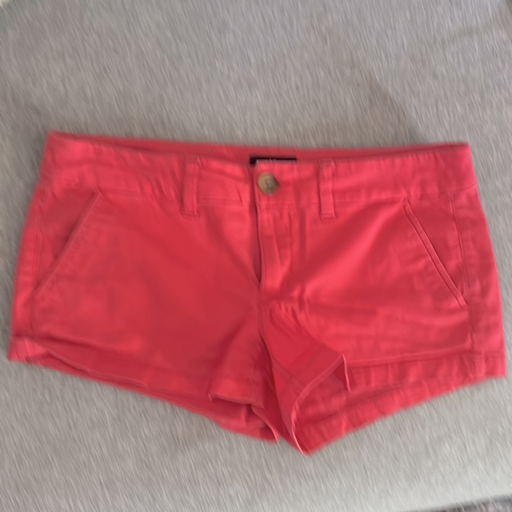 *Discounted shipping!!* American Eagle Outfitters women’s stretch chino shorts.
